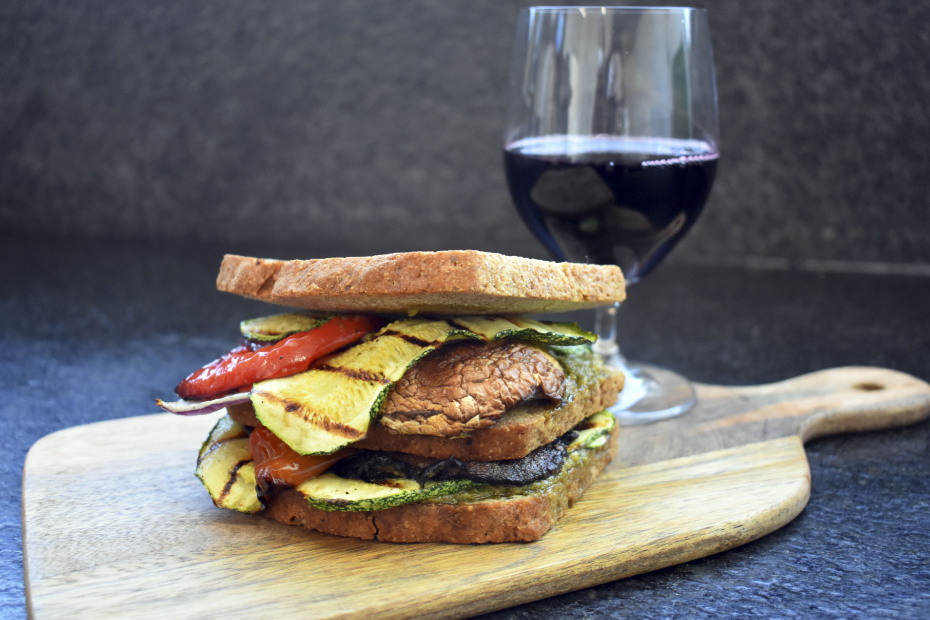 receta de sandwich de vegetales con pan de caja vegano Deorno